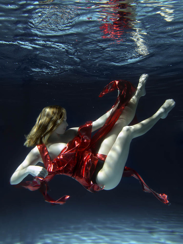 主題為“水”的設計（三）—— Mark Mawson攝“水下之舞”